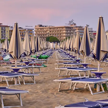 Adorable Cozy Flat For 4 Guests Next To The * Bibione